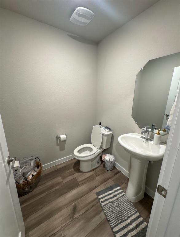 Building Photo - 500 Veneta Ln