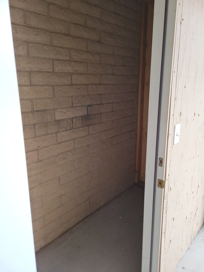 Building Photo - 3810 W Ironwood Hill Dr