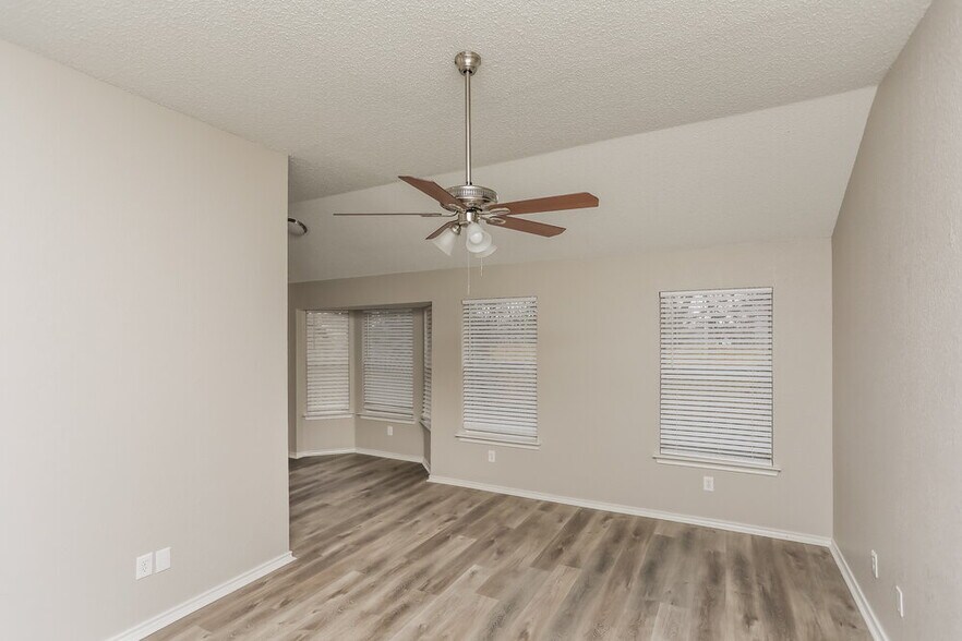 Building Photo - 1512 Fern Dr