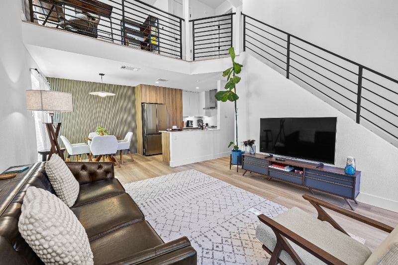 Building Photo - 1903 Albury Cove