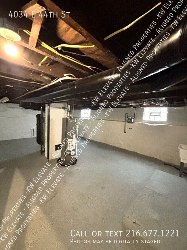 Building Photo - 4034 E 44th St