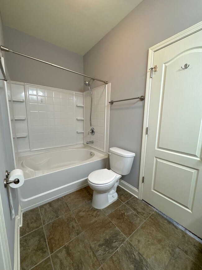 Building Photo - Modern End-Unit Townhome in the Heart of Old Hickory, Wilson County!