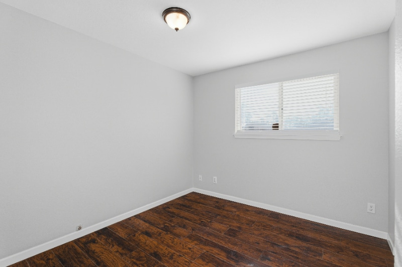 Building Photo - 1506-1506 110th St S