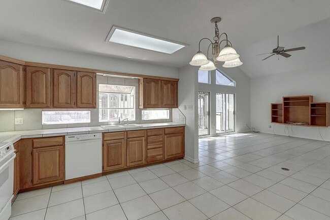 Building Photo - 15321 Dasmarines - 3/bed 2/bath $2,099/mo