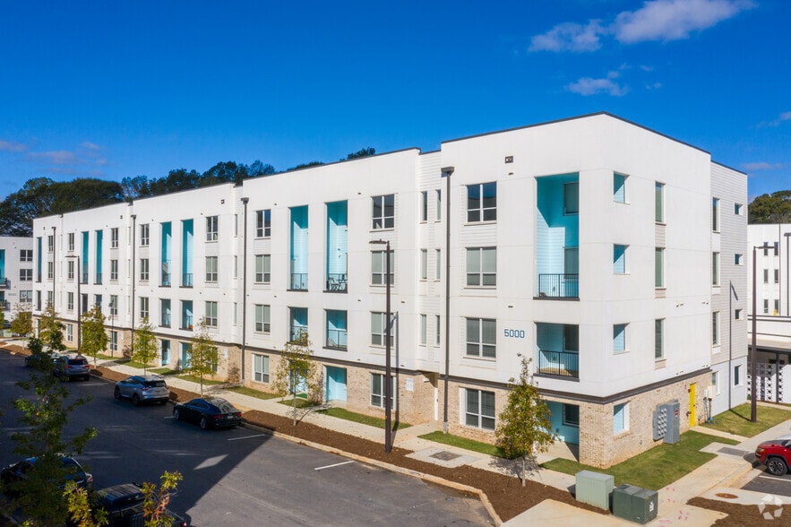 Building Photo - The Skylark