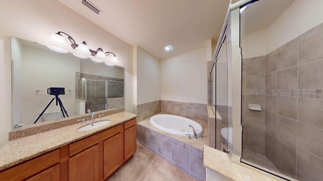 Building Photo - 4/3.5 TOWNHOME VILLA in Waterstone-Davenport