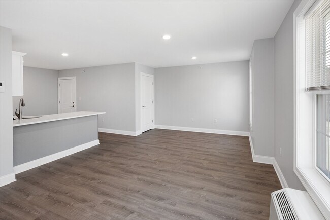 Building Photo - 101 California Ave