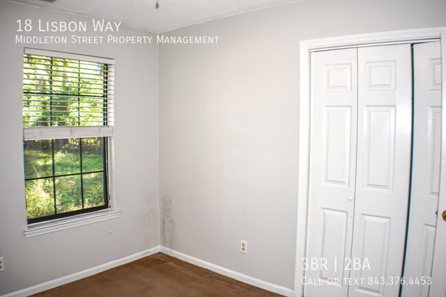 Building Photo - 18 Lisbon Way