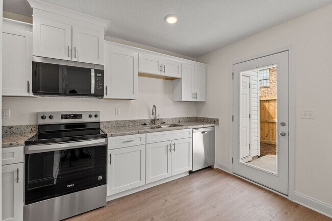 Building Photo - 2219 Archer Ln