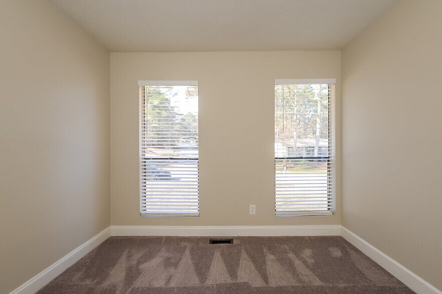 Building Photo - 4910 Brookstone Pkwy