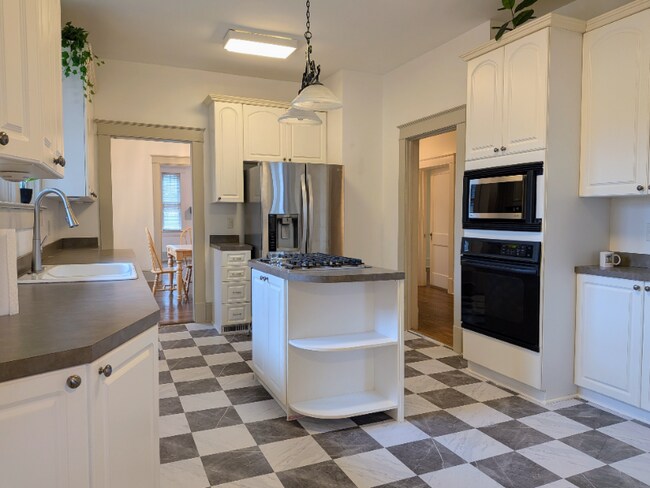 Building Photo - 401 S Franklin Dr