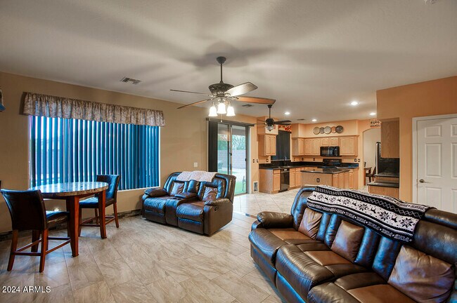 Building Photo - 3517 W Quail Track Dr