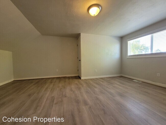 Building Photo - 4 br, 2 bath House - 10177 W Canterbury Dr