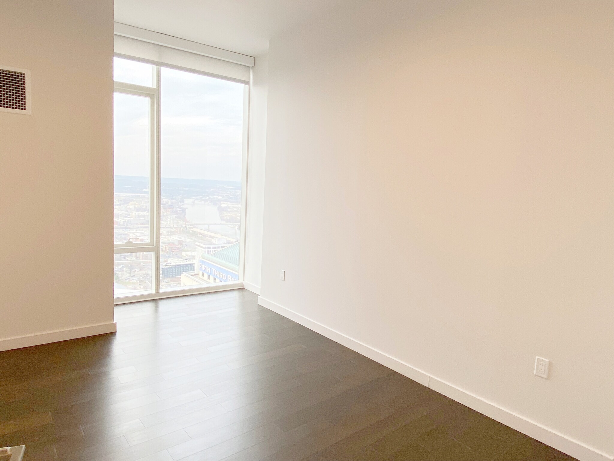 4301 Guest Room - 515 Church St