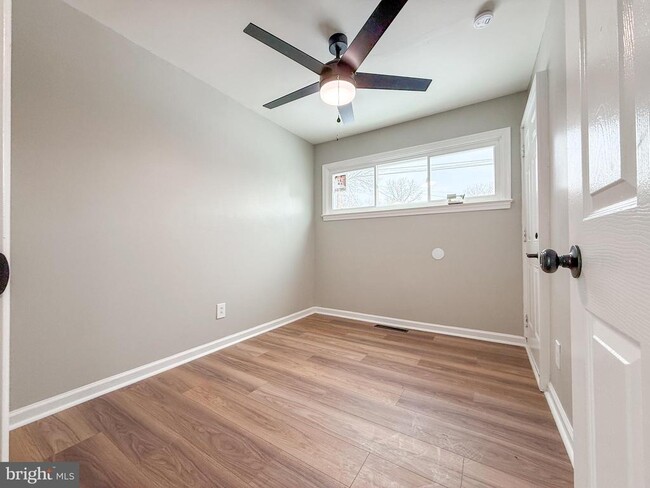 Building Photo - 17 Gene Ave