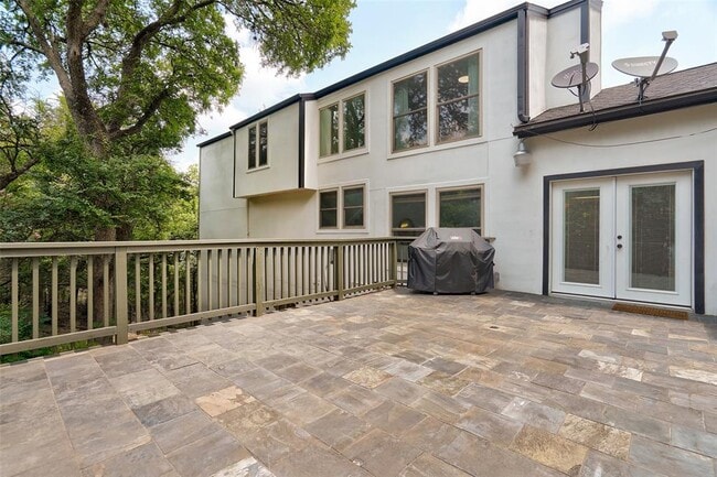 Building Photo - 8804 Mountain Ridge Dr