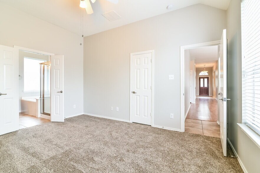 Building Photo - 8715 Elm Drake Ln