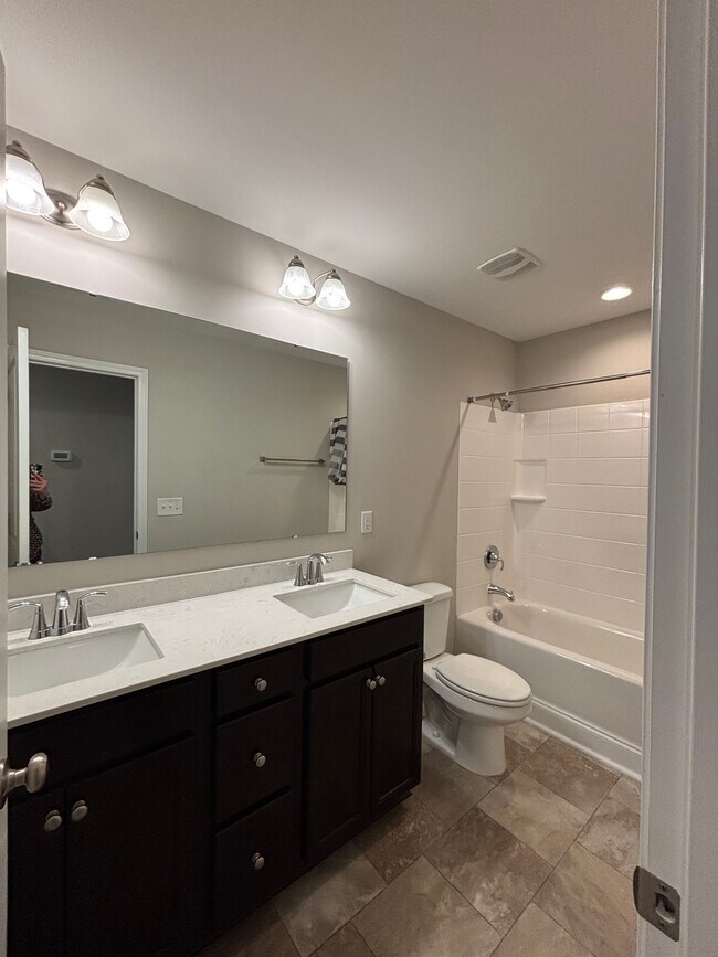 Building Photo - 28 Silk Oak Dr