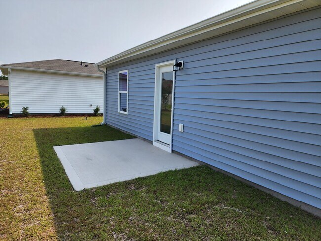 Building Photo - 1015 Course Ln