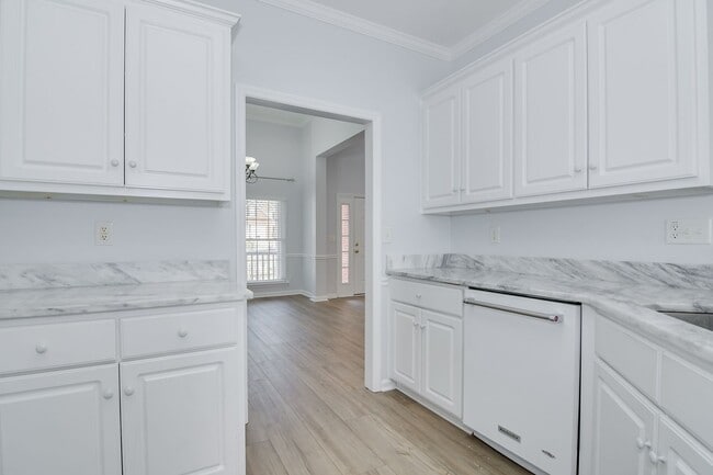 Building Photo - 4 Bedroom 2 Bath in Evans