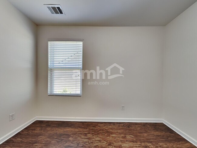 Building Photo - 15 Crabapple Cir