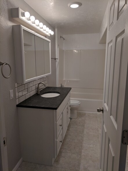 Basement Full Bath - 1913 Crestview Dr
