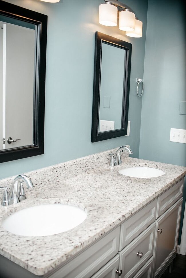 Building Photo - 1449 Jill Dr