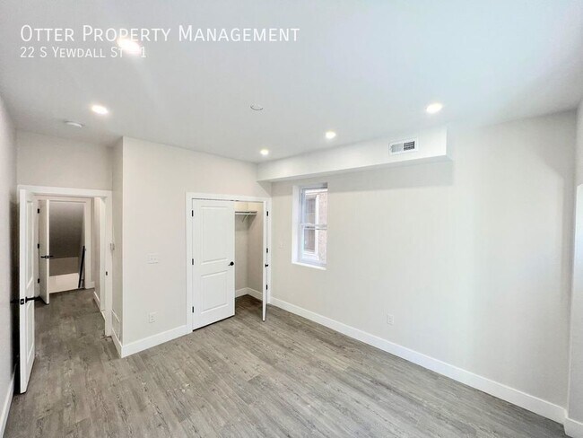 Building Photo - 22 S Yewdall St