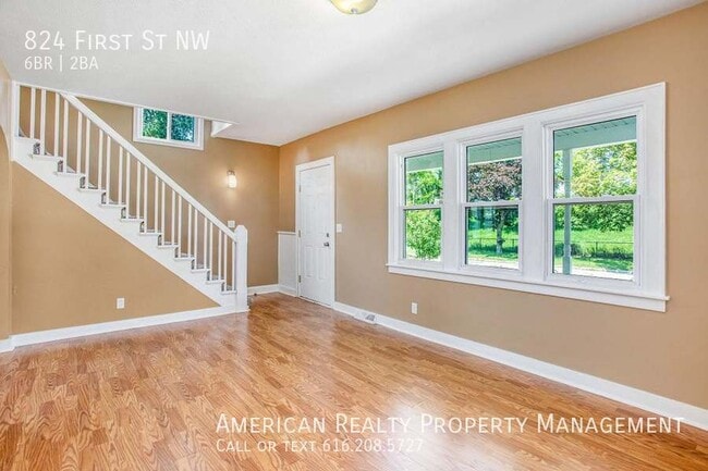 Building Photo - 824 First St NW-