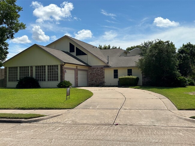 Primary Photo - 3654 Palm Grove Dr