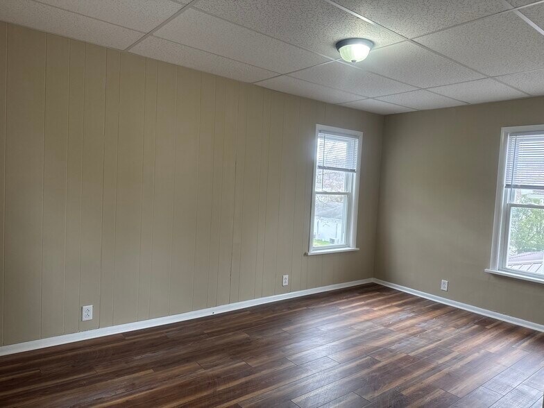 Building Photo - 54 Rebecca St