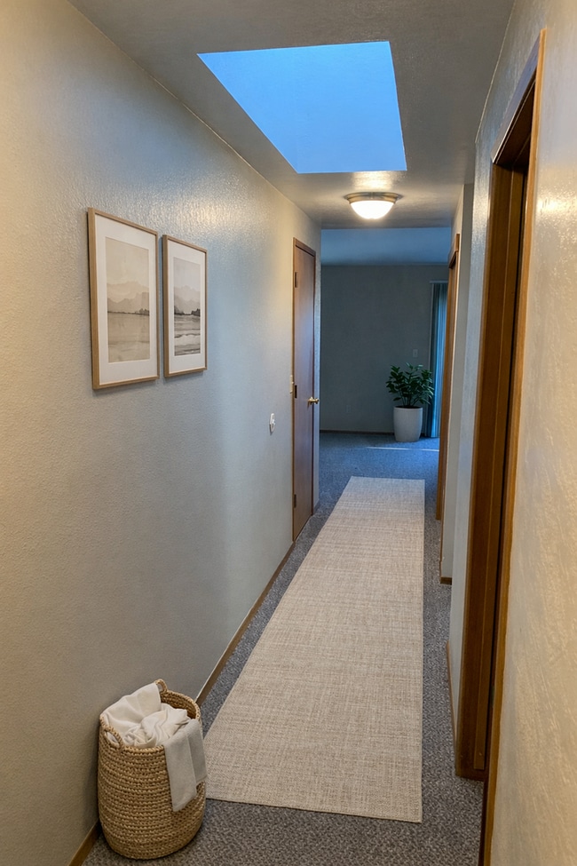 Building Photo - Vin3402