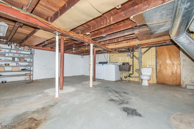 Building Photo - 99 Chesapeake Ave