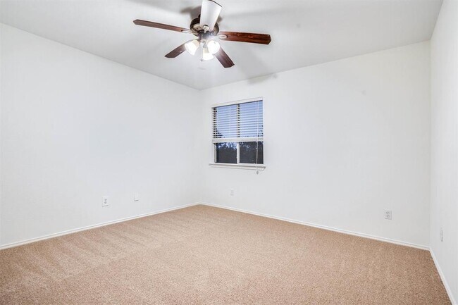 Building Photo - 3756 Top Rock Ln