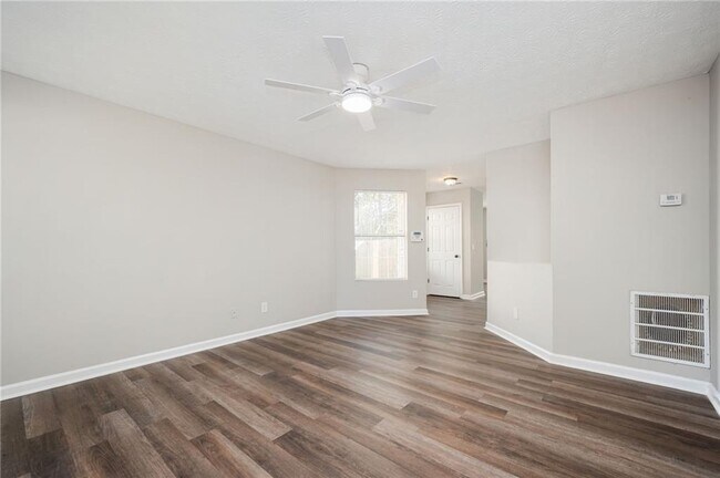 Building Photo - 3375 River Run Trail