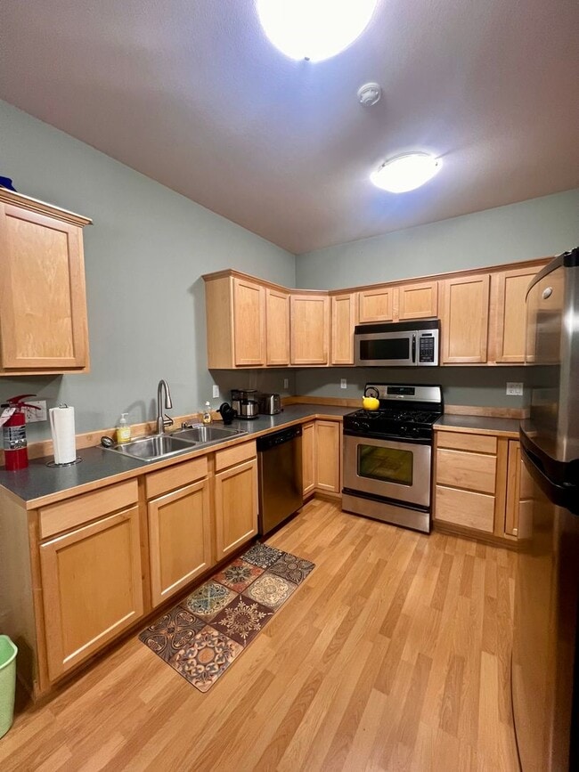 Building Photo - Cozy 2Bd 2Ba El Dorado Condo in Bellingham...