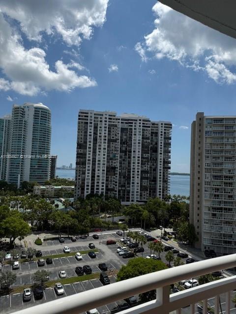 Building Photo - 2475 Brickell Ave