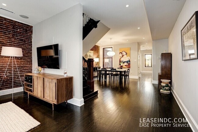 Building Photo - 1964 2nd St NW