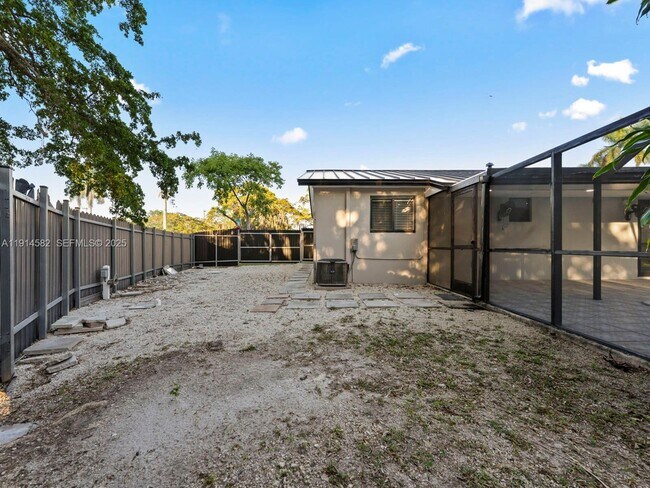 Building Photo - 19850 Franjo Rd