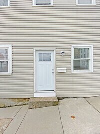 Building Photo - 32 Wyoming St