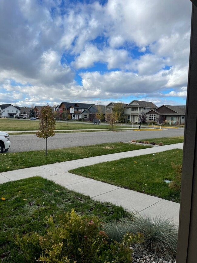 Building Photo - 1078 Oak Park Dr