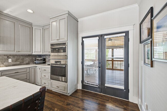 Building Photo - 1102 Caldwell Ave