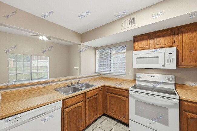 Building Photo - 431 Weaver St