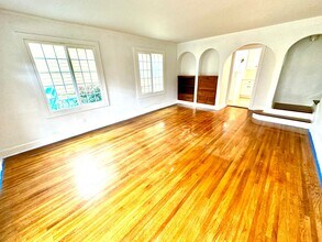 Building Photo - Stunning Ocean & Bay View Two-Story Home on the Long Beach Peninsula