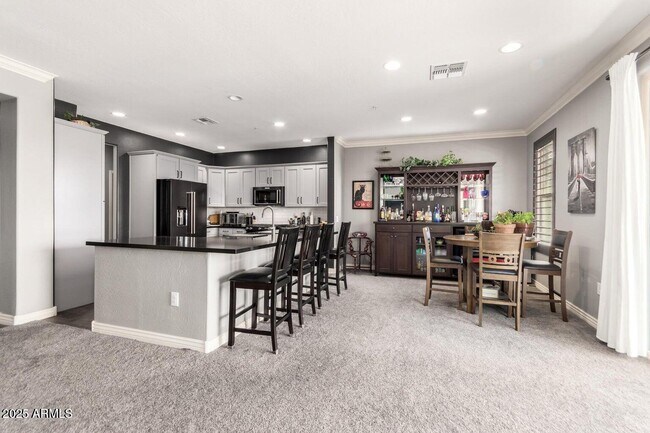 Building Photo - 2425 W Bronco Butte Trl