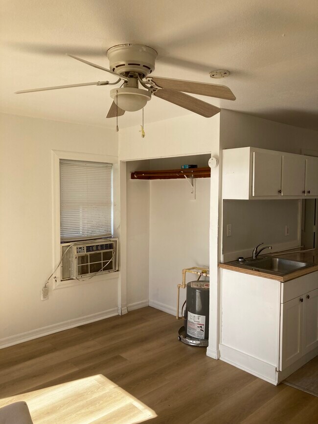 Building Photo - 44 Cypress St