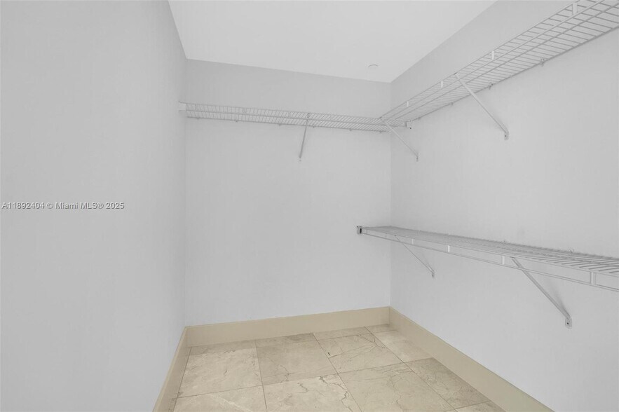 Building Photo - 2101 Brickell Ave