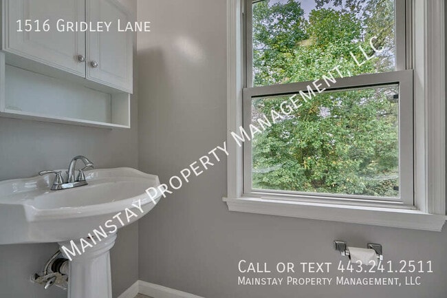 Building Photo - 1516 Gridley Ln