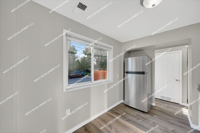 Building Photo - 12862 Georgiana Ave