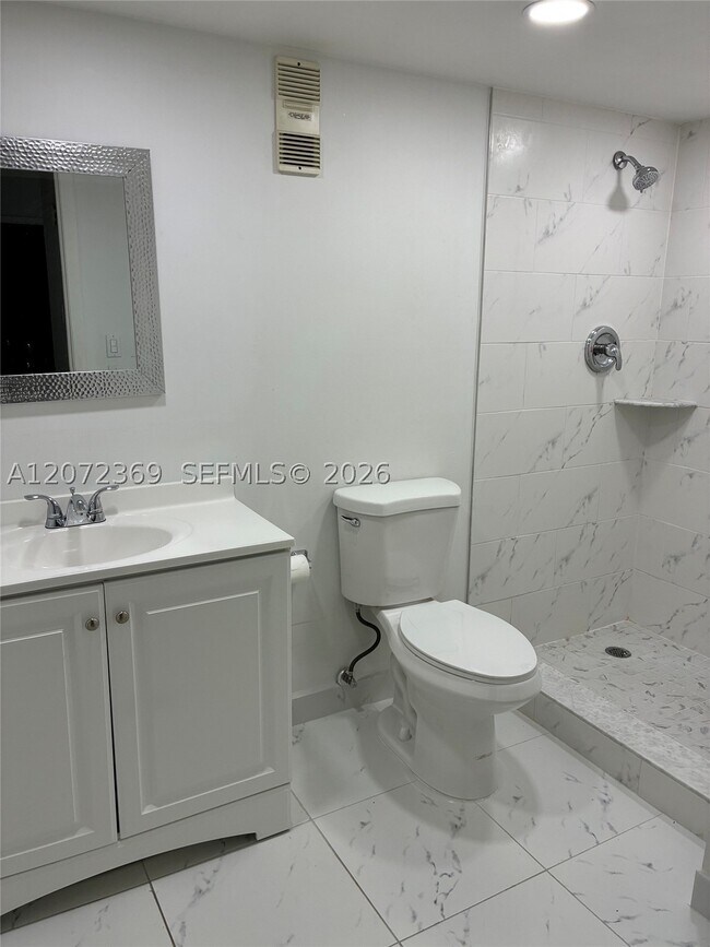 Building Photo - 4675 W 18th Ct